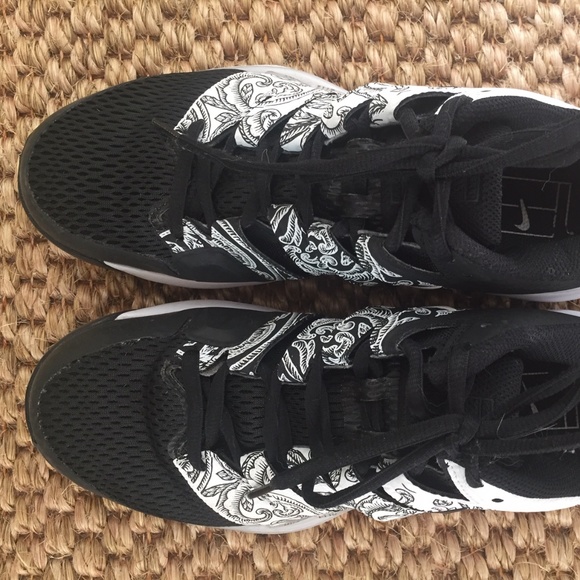 nike black flower shoes